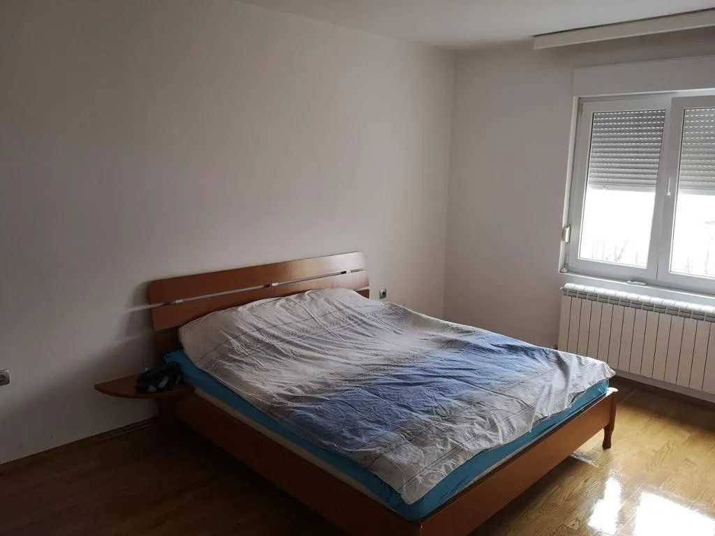 Izdavanje, stan, 350m², Vranići, Podgorica