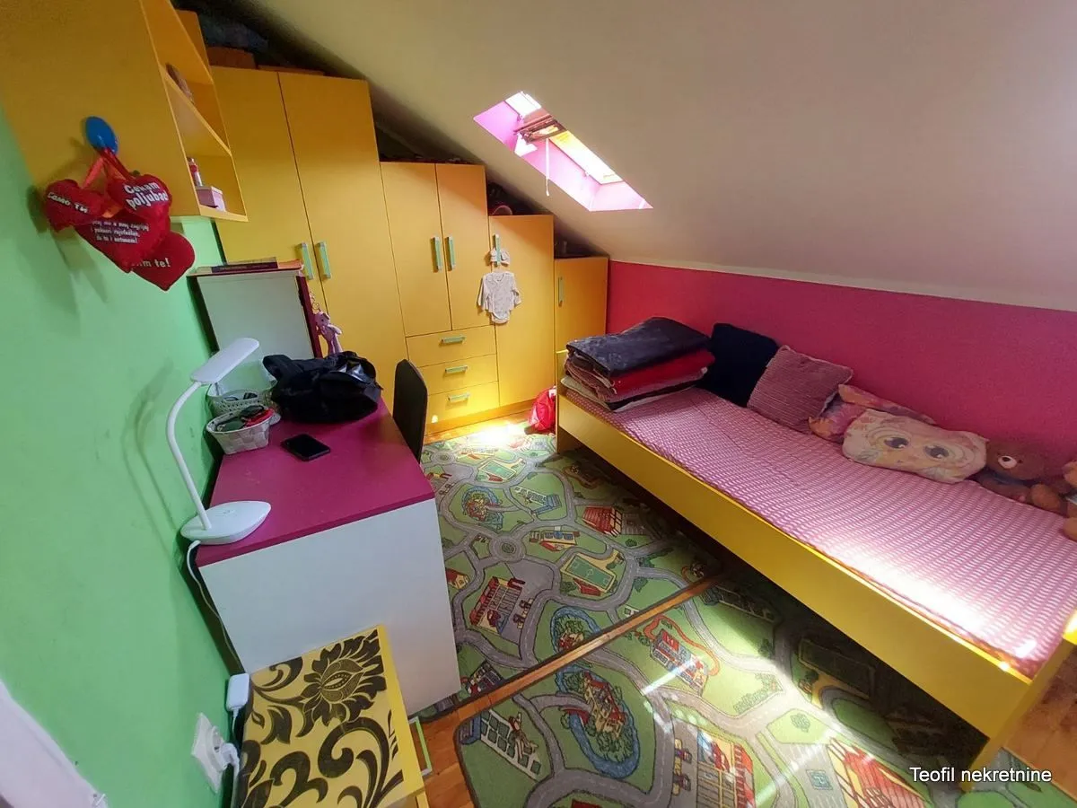 Prodaja, trosoban stan, 63m², Petlovo Brdo, Beograd