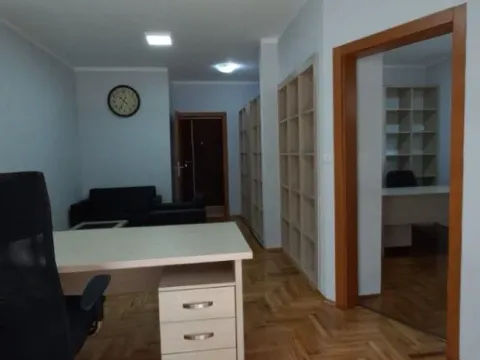Rent, office space, 40m², Gorica C, Podgorica - image 10