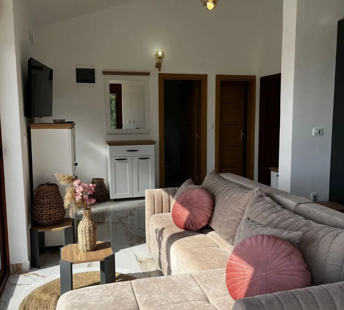 Izdavanje, kuća, 63m², Krimovica, Kotor