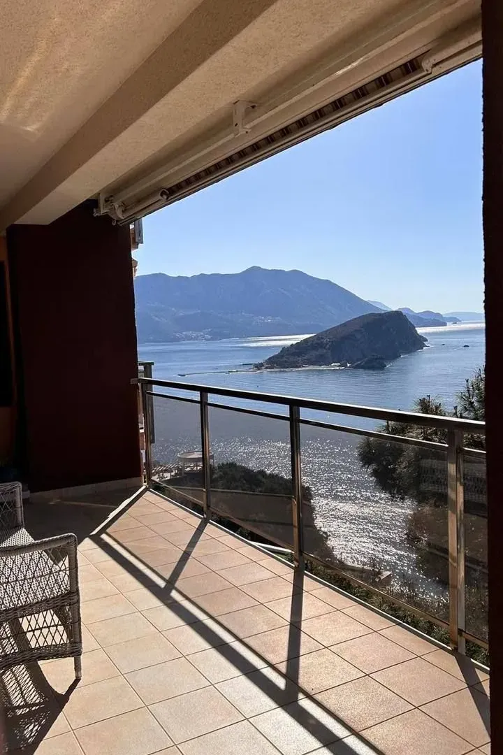 Prodaja, dvosoban stan, 120m², Komoševina, Budva