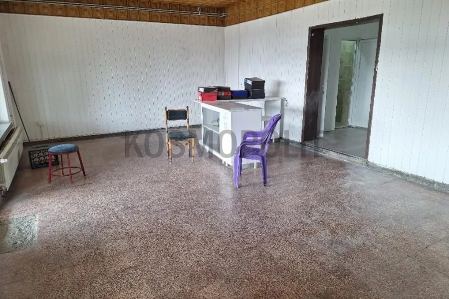 Rent, office space, 90m², Resnik, Beograd