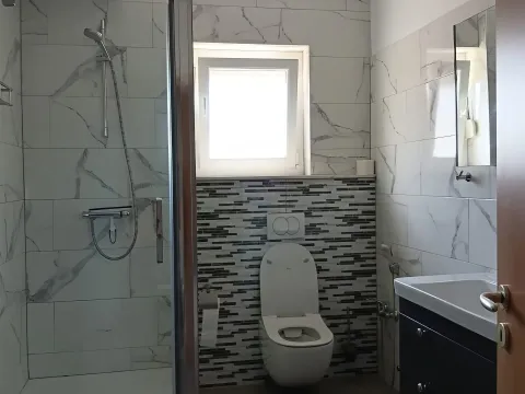 Izdavanje, dvosoban stan, 90m², Bar, Crna Gora - image 4