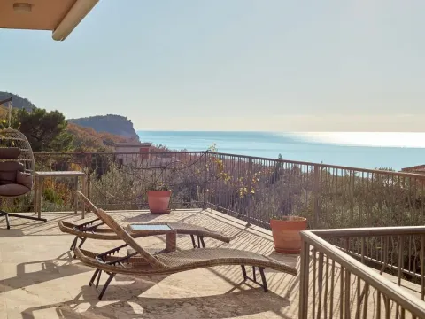 Izdavanje, trosoban stan, 247m², Sveti Stefan, Budva - image 2