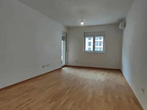 Izdavanje, stan, 45m², Stari Aerodrom, Podgorica - image 2