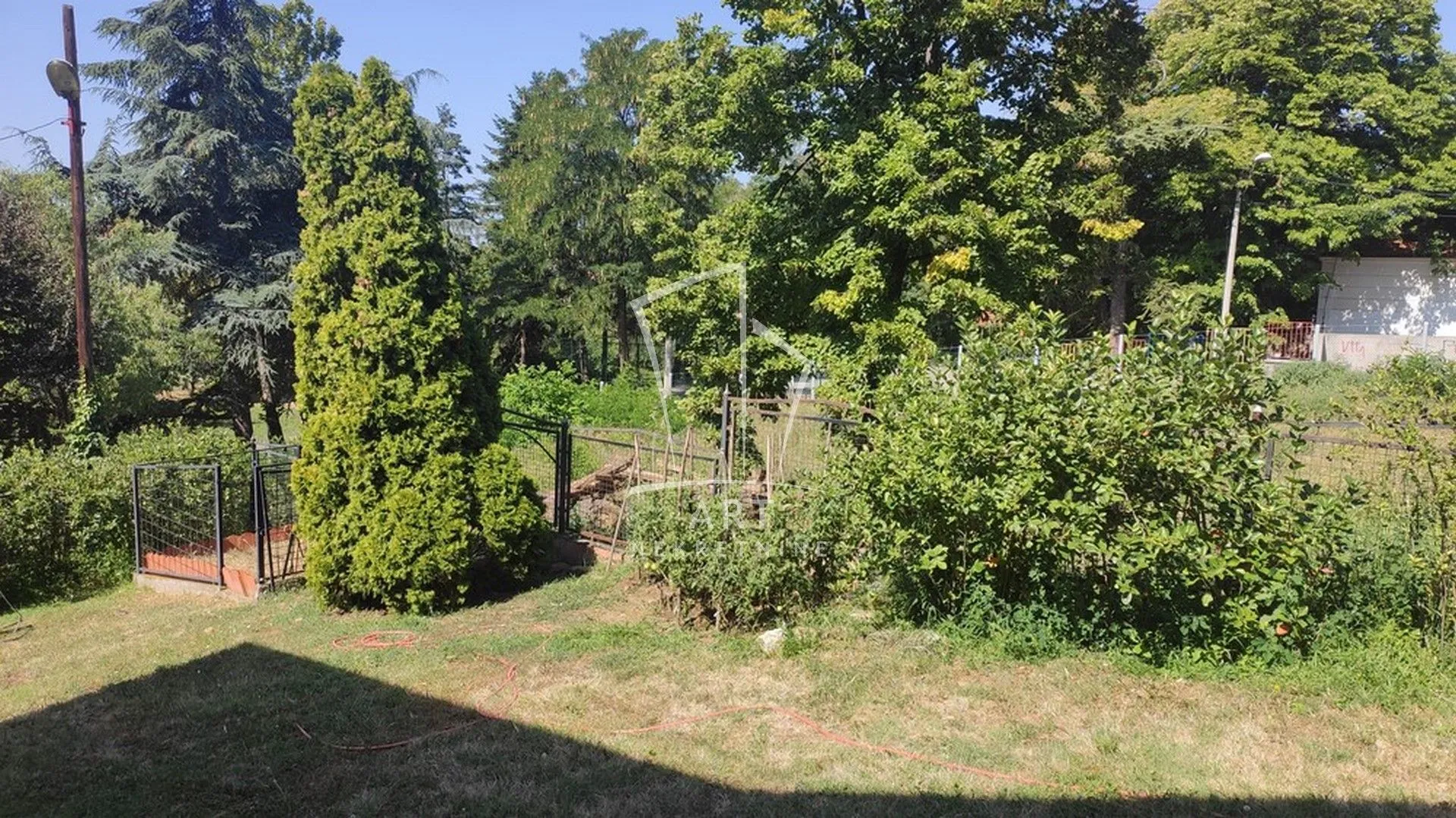 Sale, house, 221m², Jajinci, Voždovac Sve Podlokacije
