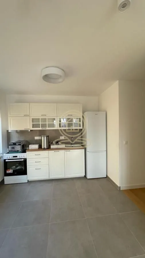 Rent, four bedroom apartment, 151m², Voždovac Sve Podlokacije, Beograd