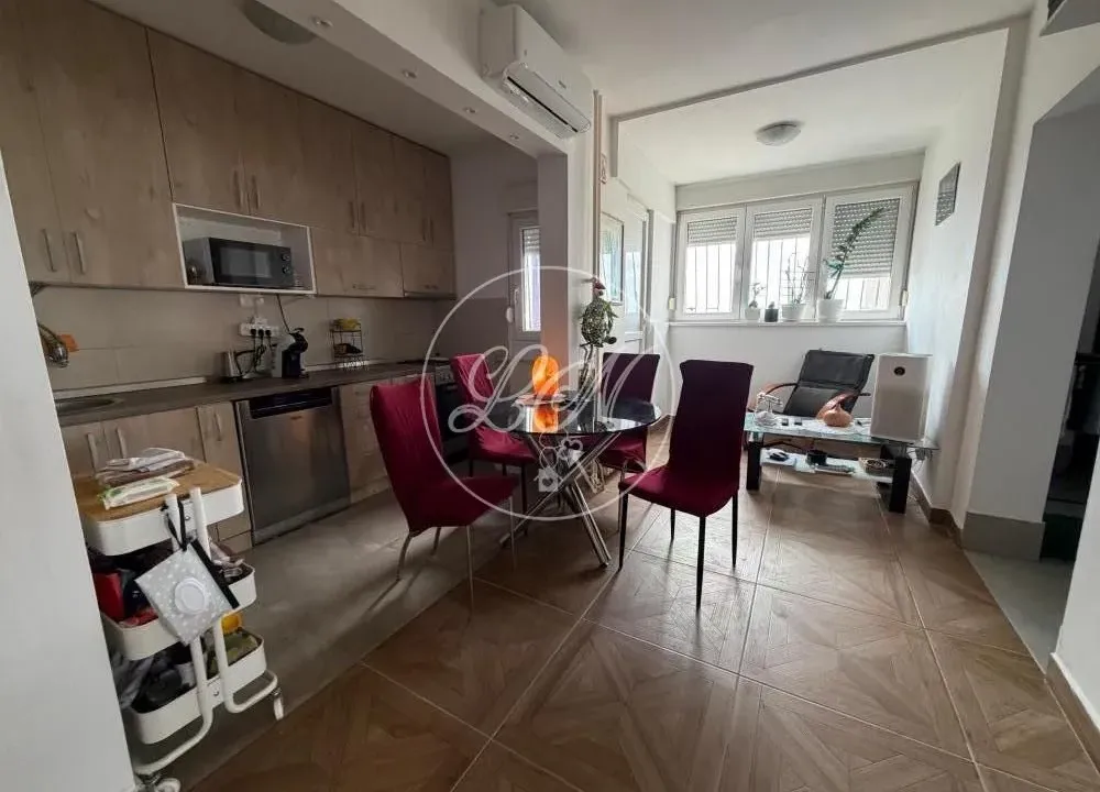 Sale, two bedroom apartment, 72m², Zemun Gornji Grad, Zemun Sve Podlokacije