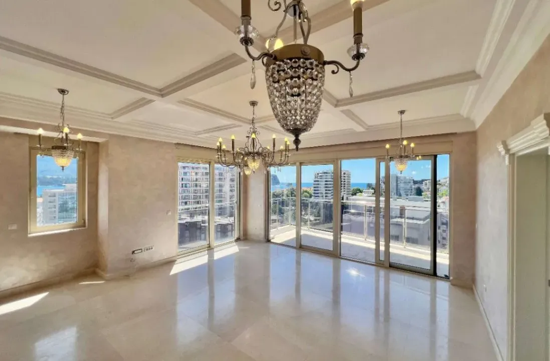 Sale, three bedroom apartment, 640m², Centar, Budva