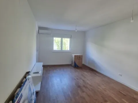 Izdavanje, jednosoban stan, 47m², Stari Aerodrom, Podgorica - image 8