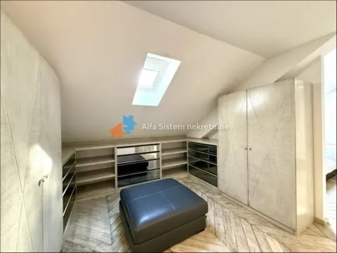 Rent, four bedroom apartment, 250m², Kalenić Pijaca, Vračar Sve Podlokacije - image 19