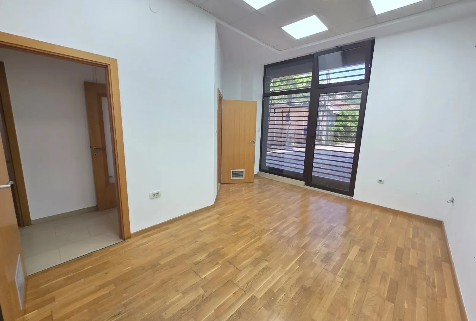Rent, office space, 120m², Preko Morače, Podgorica
