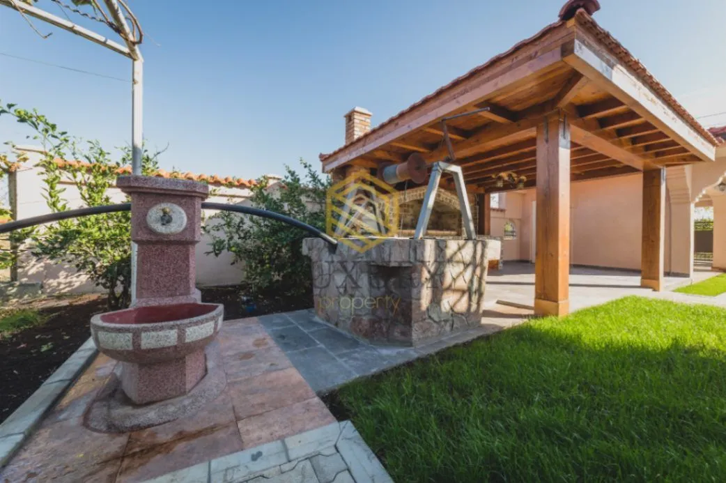 Rent, house, 200m², Donji Kokoti, Podgorica