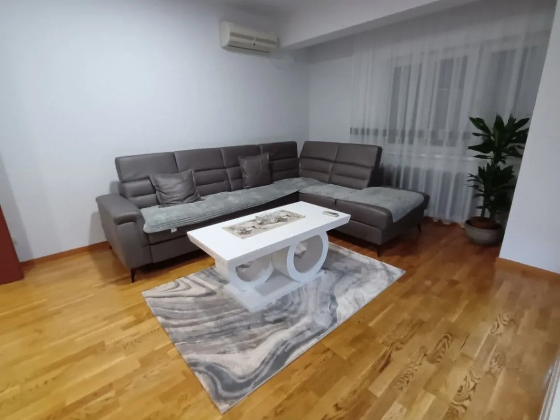 Izdavanje, jednosoban stan, 56m², City Kvart, Podgorica