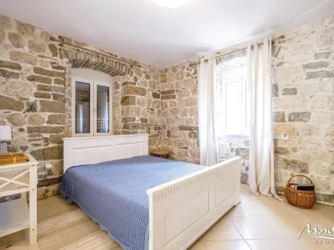 Prodaja, trosoban stan, 80m², Prčanj, Kotor - image 22