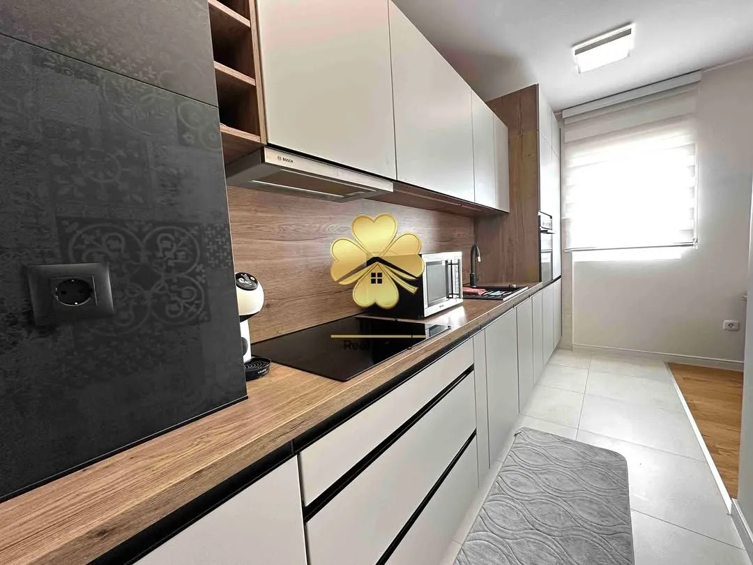 Izdavanje, dvosoban stan, 69m², Central Point, Podgorica