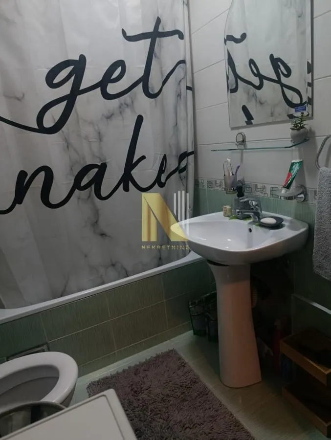 Prodaja, jednosoban stan, 37m², Salajka, Novi Sad Sve Podlokacije