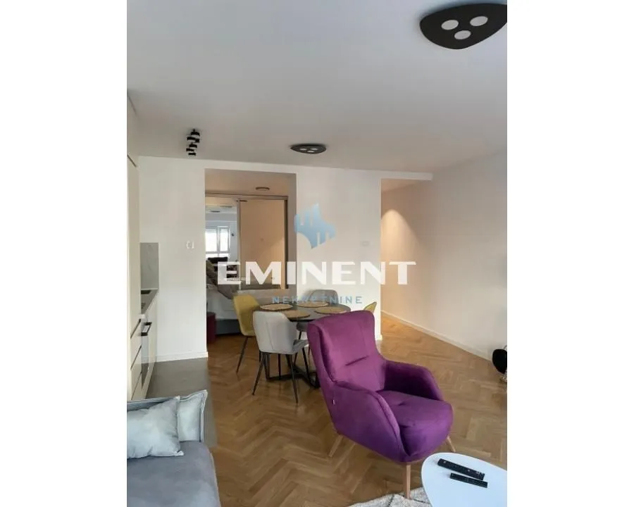 Izdavanje, dvosoban stan, 51m², Savski Venac, Beograd