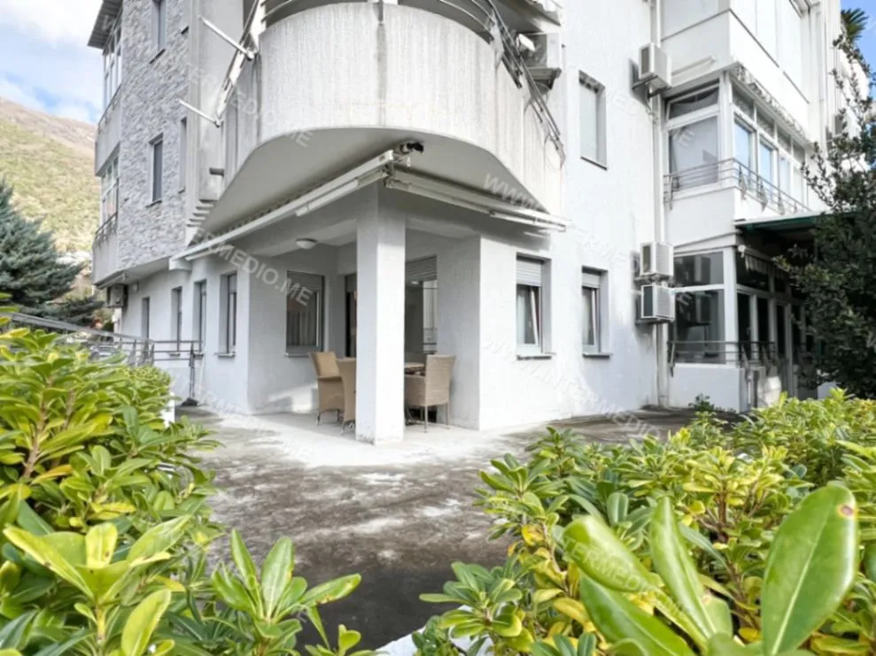 Sale, two bedroom apartment, 80m², Đenovići, Herceg Novi