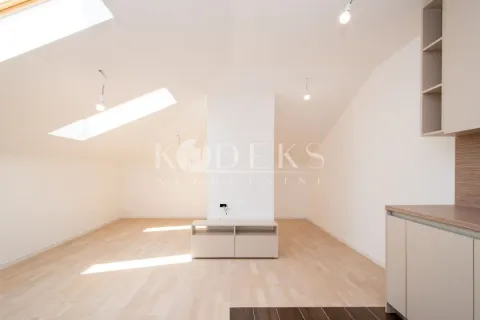 Sale, one bedroom apartment, 50m², Tološi, Podgorica - image 2