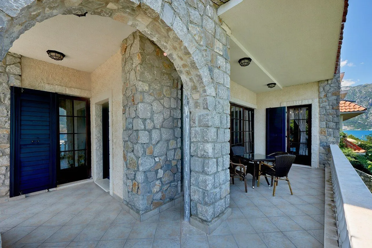 Sale, house, 235m², Kostanjica, Kotor