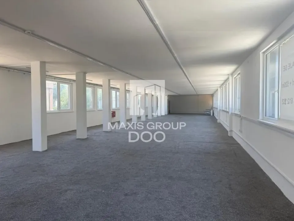 Izdavanje, poslovni prostor, 260m², Batajnica, Beograd