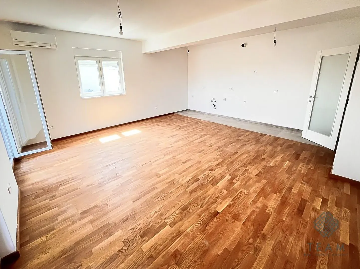 Prodaja, trosoban stan, 106m², Stari Aerodrom, Podgorica