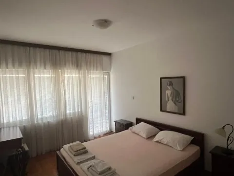 Izdavanje, jednosoban stan, 70m², Centar, Tivat - image 4