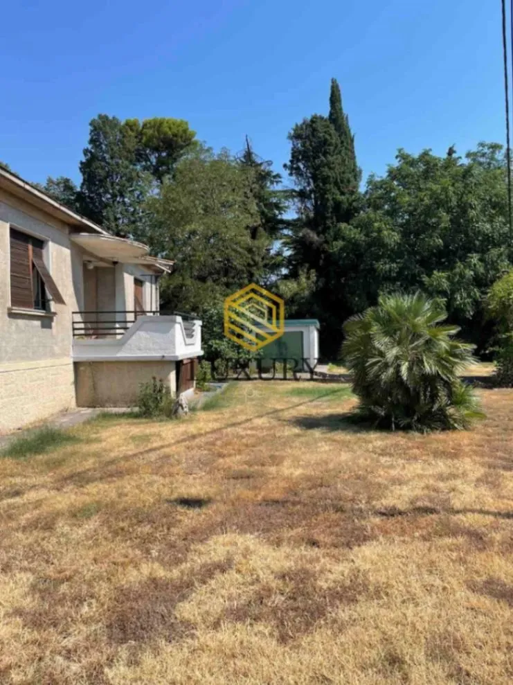 Prodaja, kuća, 272m², Masline, Podgorica