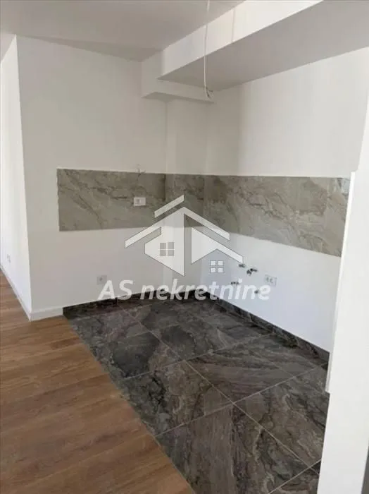 Prodaja, trosoban stan, 71m², Zemun Cara Dušana, Zemun Sve Podlokacije