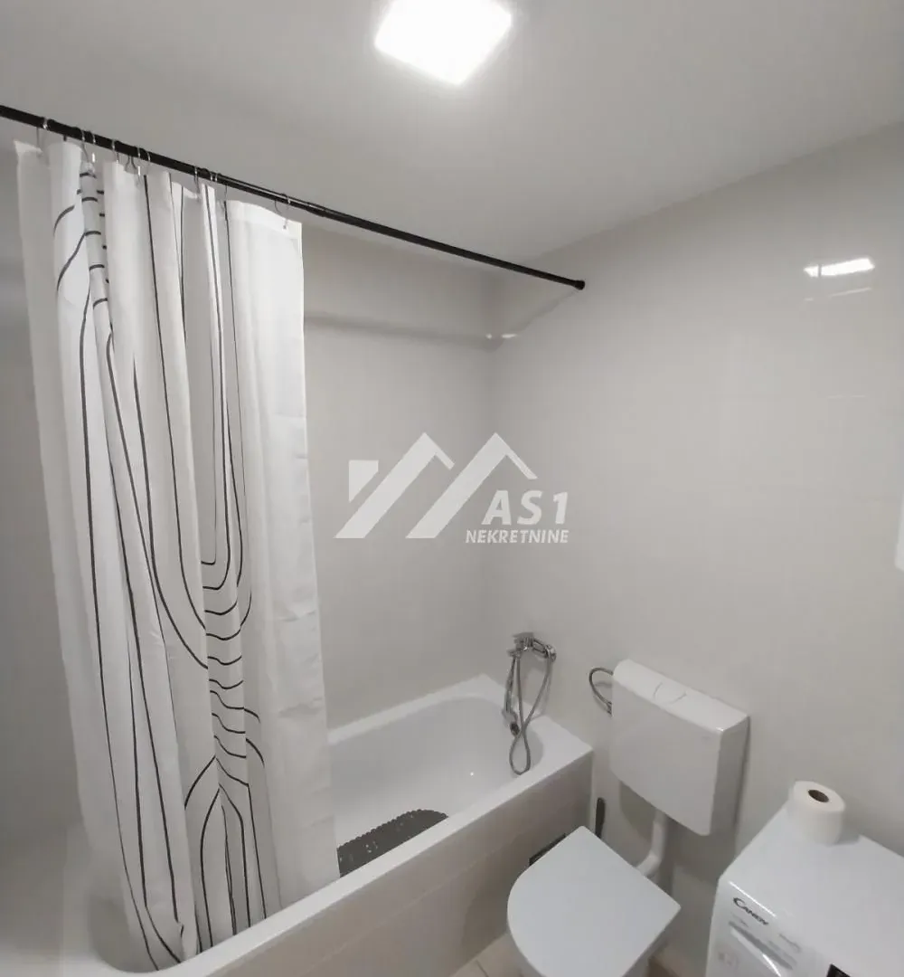 Izdavanje, četvorosoban stan, 70m², Podbara, Novi Sad Sve Podlokacije