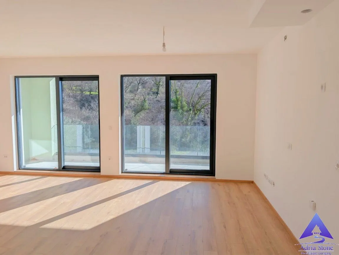 Prodaja, dvosoban stan, 93m², Kamenovo, Budva