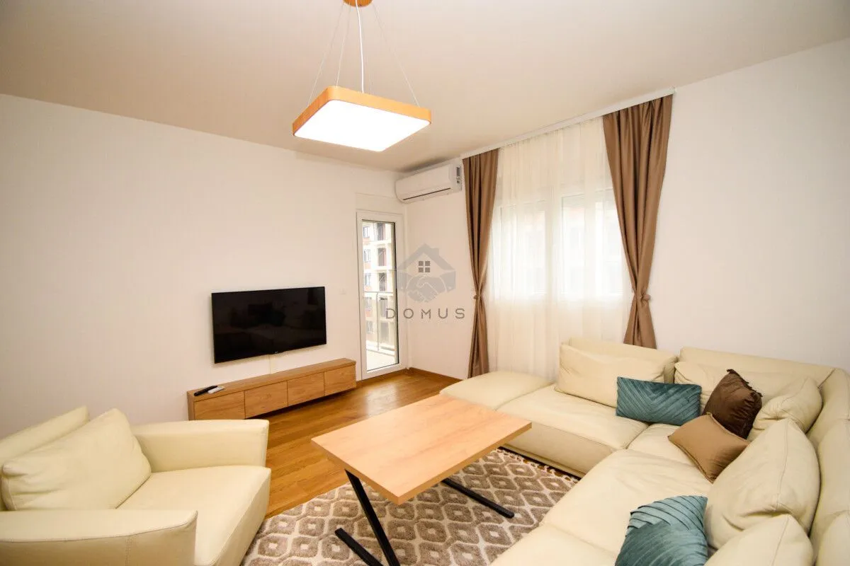 Izdavanje, dvosoban stan, 75m², City Kvart, Podgorica