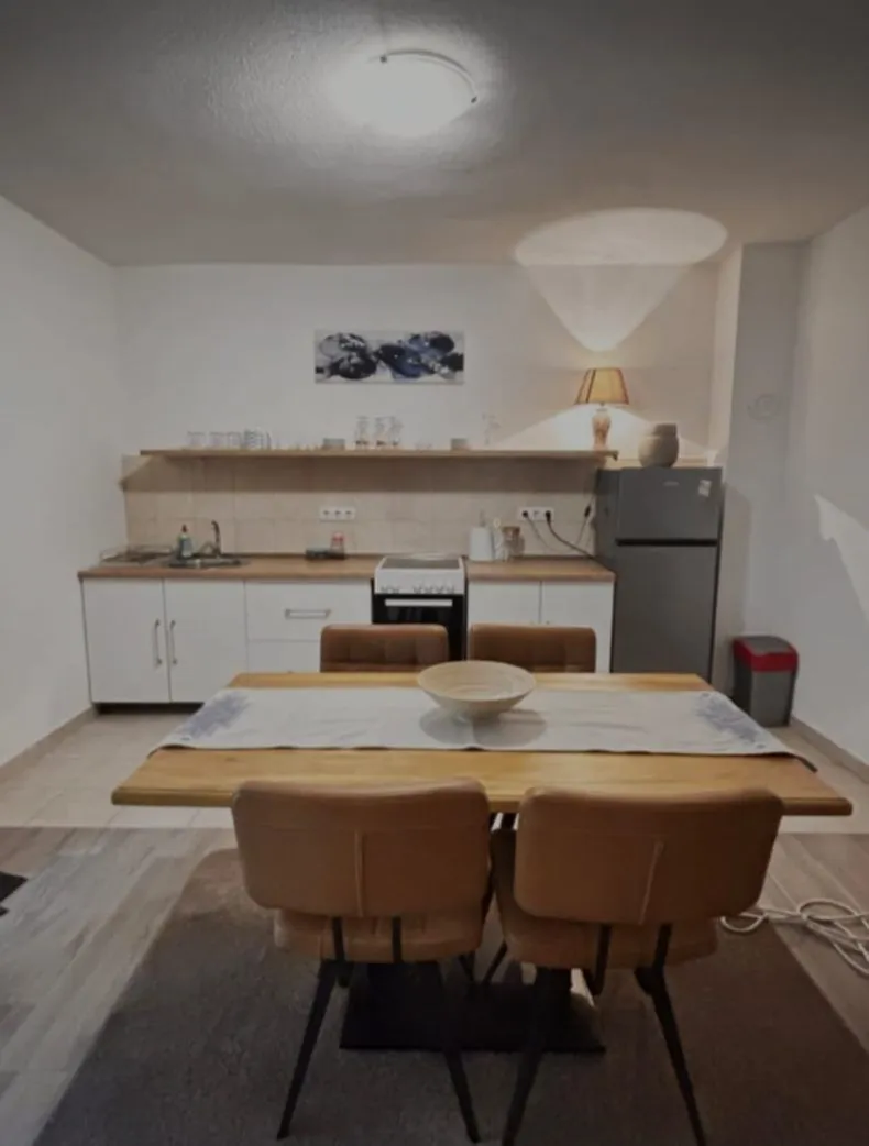 Izdavanje, dvosoban stan, 91m², Podgorica, Crna Gora