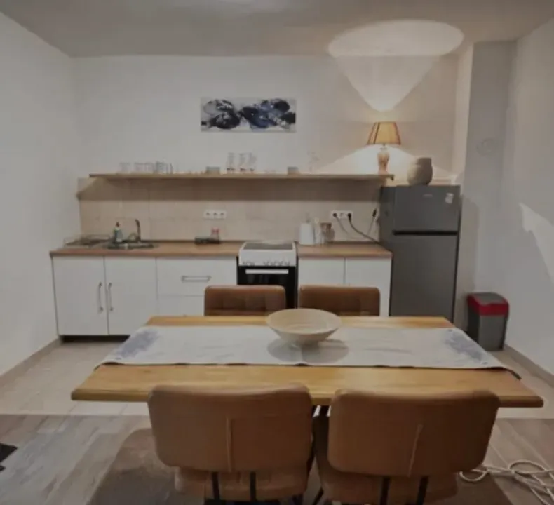 Izdavanje, dvosoban stan, 91m², Podgorica, Crna Gora