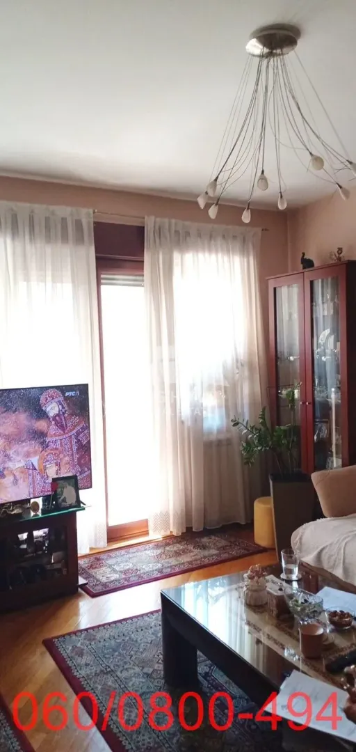 Prodaja, trosoban stan, 70m², Kalenić Pijaca, Vračar Sve Podlokacije