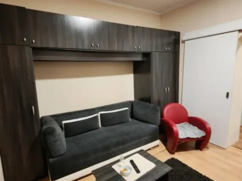 Izdavanje, četvorosoban stan, 68m², Centar, Kragujevac - image 5