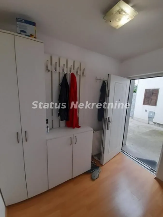 Izdavanje, trosoban stan, 78m², Avijatičarsko naselje, Novi Sad Sve Podlokacije