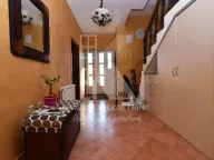 Izdavanje, kuća, 500m², Tološi, Podgorica - image 12