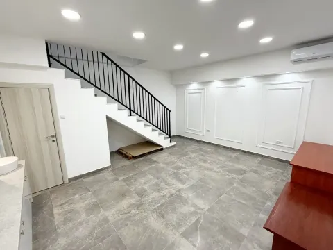 Rent, office space, 50m², Blok 9, Podgorica - image 2