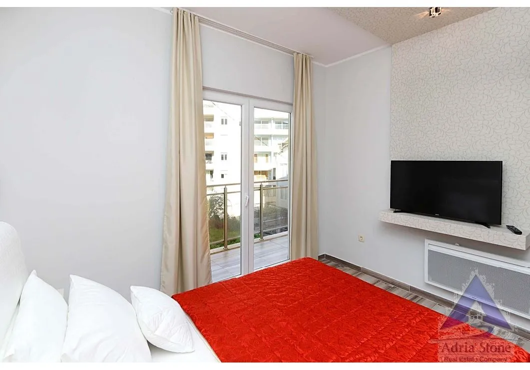 Sale, two bedroom apartment, 84m², Bečići, Budva