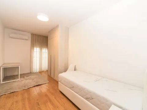Izdavanje, dvosoban stan, 75m², Central Point, Podgorica - image 3