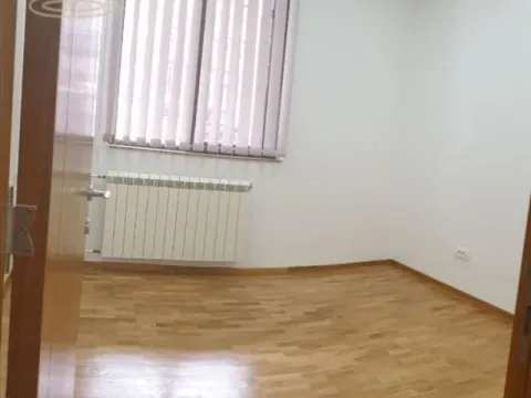 Rent, office space, 100m², Hala Pionir, Palilula Sve Podlokacije - image 5