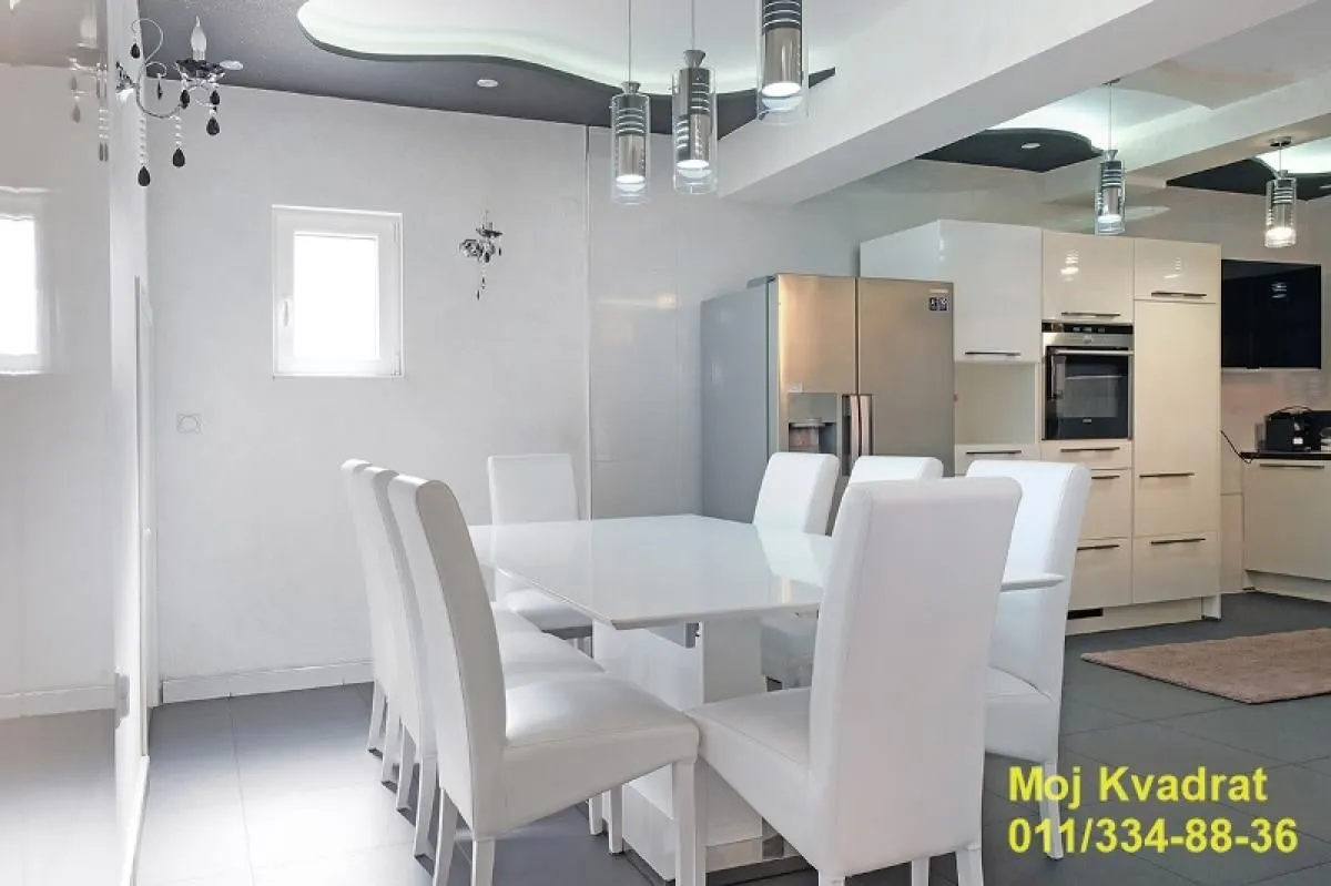 Sale, house, 340m², Zemun Sve Podlokacije, Beograd