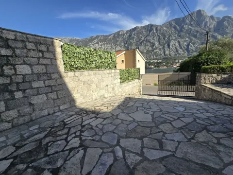 Prodaja, trosoban stan, 76m², Prčanj, Kotor - image 16