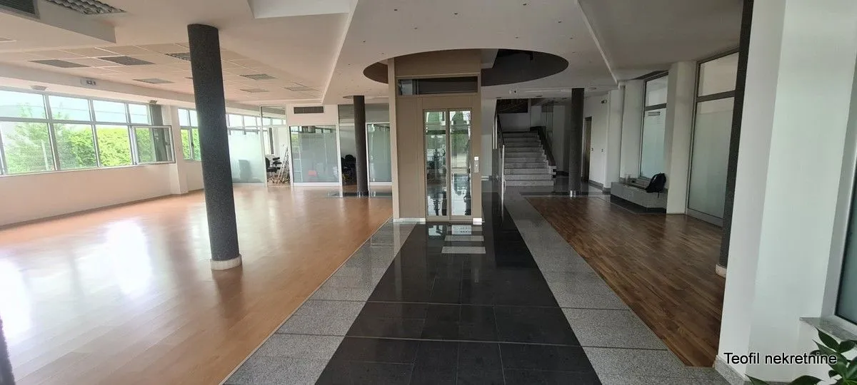 Izdavanje, poslovni prostor, 650m², Nova Pazova, Stara Pazova
