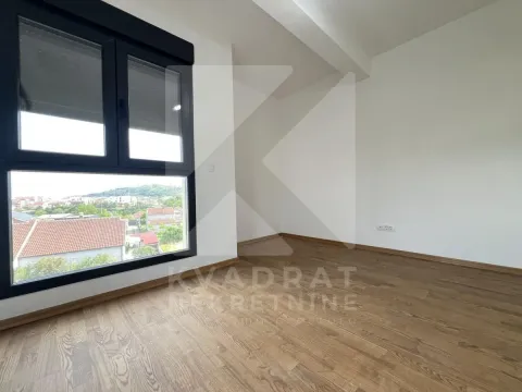 Izdavanje, dvosoban stan, 55m², City Kvart, Podgorica - image 4