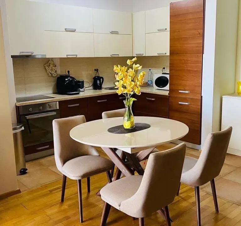 Rent, one bedroom apartment, 70m², Bečići, Budva