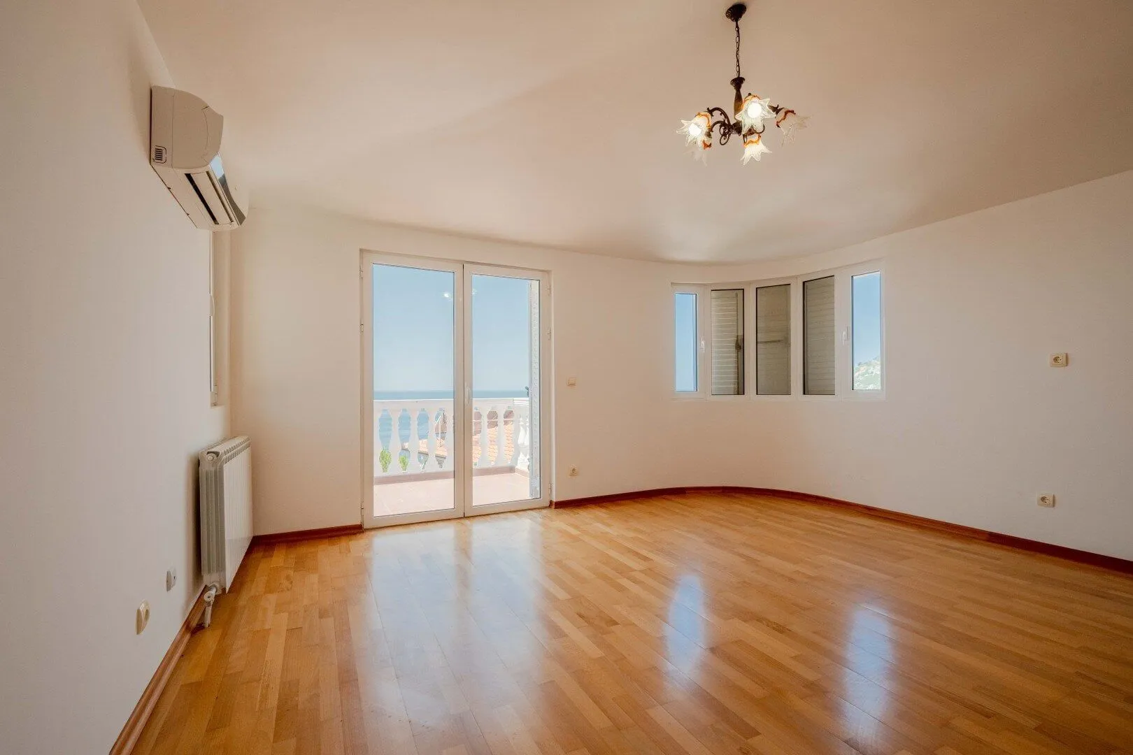 Prodaja, kuća, 400m², Dobre Vode, Bar