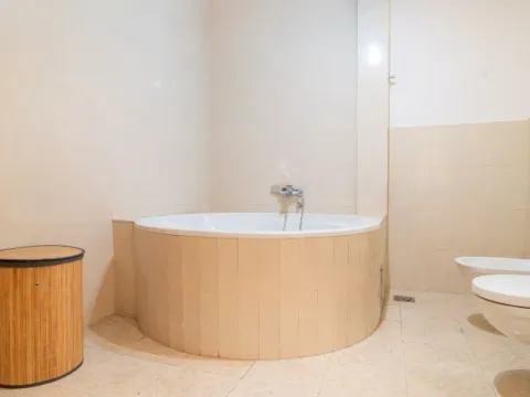 Rent, three bedroom apartment, 118m², Vezirov Most, Podgorica - image 7